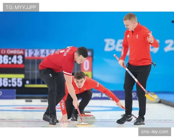 男子冰壶循环赛中国队首战4-9不敌世界排名第一的英国队